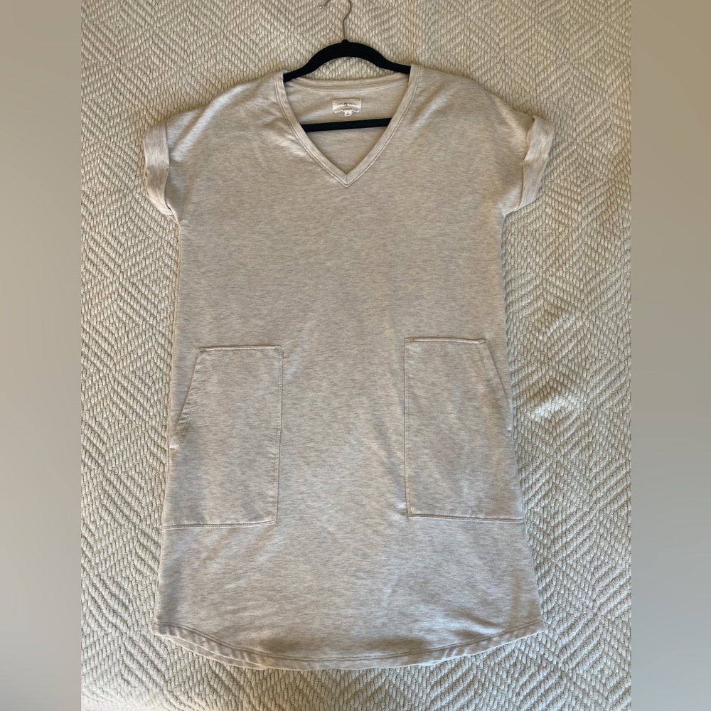 Sandwashed V-neck pocket dress — Signaturesoft Lou & Grey
